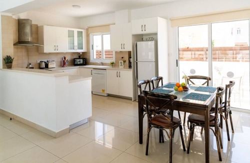 Kapparis Villa | SunnyVillas: 3BR Family Villa ☆Pool☆Walk to Beach