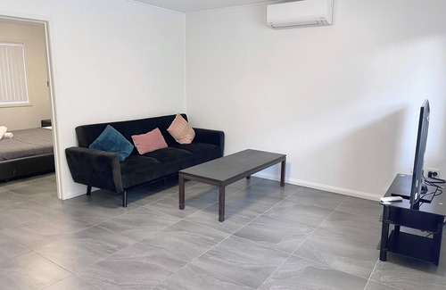 Surfers Paradise Apartment | Sunrise Apt 4 · Cozy 1BR · Poolside Escape