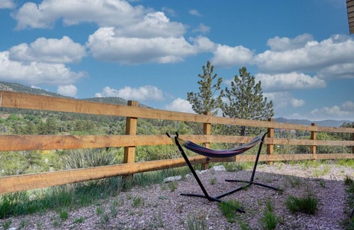 Hot Springs Cabin | Sunrise Cabin at Highland Meadows - King Bed and Views