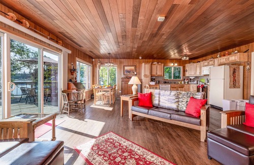 Matlock House | Sunrise Cabin Lake Nahwatzel Stocked Lake 2Bd/1Bth