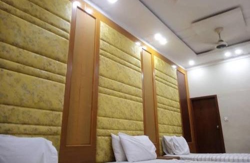 PECHS House | Sunrise Palace Guest House