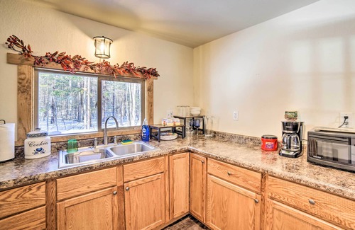 Marquette Cottage | Sunroom, Deck & Grills: Marquette Cottage!