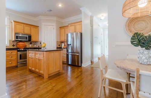 Sunnyside Apartment | Suns Out Funs Out in Carillon! 7 min to 30A!