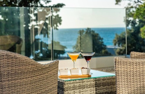 Novalja Apartment | Sunset apartment with private pool and jacuzzi