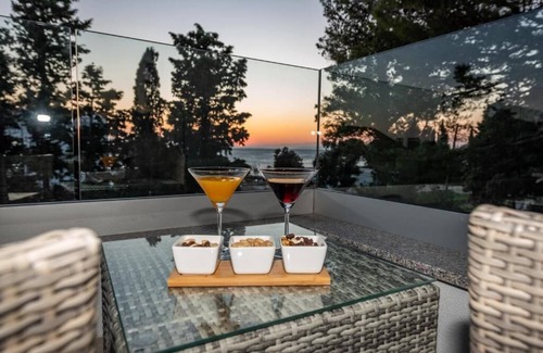 Novalja Apartment | Sunset apartment with private pool and jacuzzi