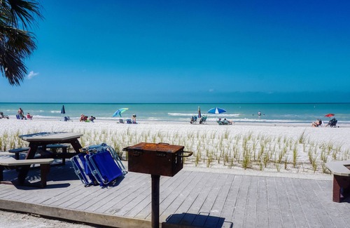 Sunset Beach Apartment | Sunset Beach Chateau Treasure Island 8470