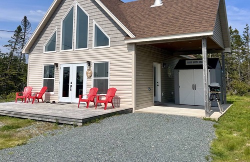East Petpeswick Ski Chalet | Sunset Chalet near Martinique Beach