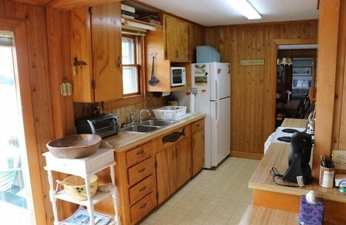 Surry Cottage | Sunset Cottage - 30 feet above the ocean