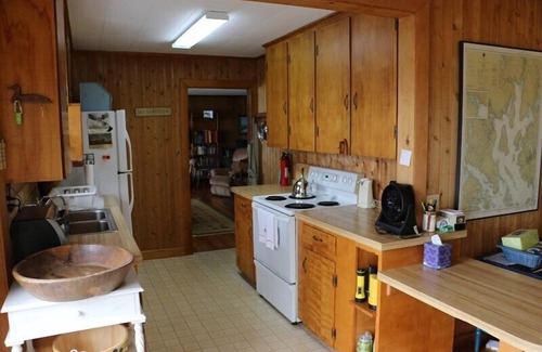 Surry Cottage | Sunset Cottage - 30 feet above the ocean