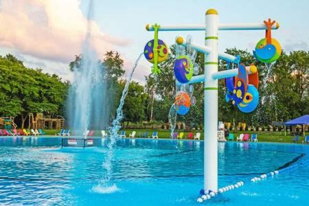 Niagara-on-the-Lake Resort | Sunset Cottage Unit #208