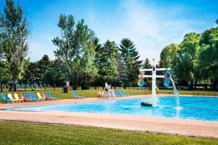 Niagara-on-the-Lake Resort | Sunset Cottage Unit #208