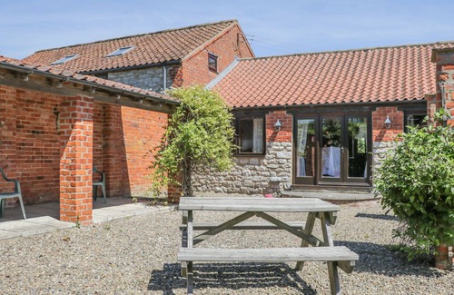 Scawton Cottage | SUNSET COTTAGE, pet friendly, with open fire in Kirkbymoorside