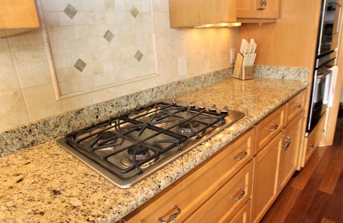 Okauchee Apartment | Sunset Cove Lake Home: Spacious 4BR/4 BA & Hot Tub