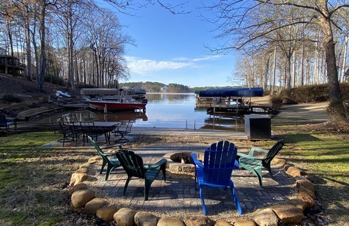 Lake Oconee House | Sunset Cove Too. Private lakeside cottage on Lake Oconee