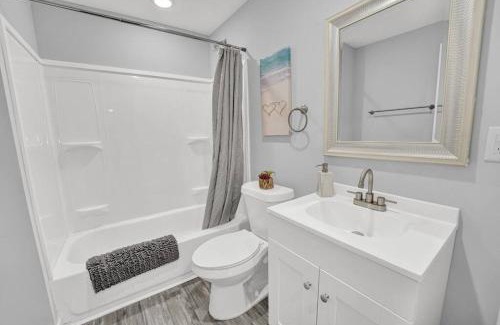 Fort Walton Beach Apartment | Sunset Dream Minutes from the Beach - Unit 8