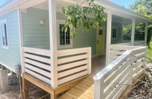 Rainbow Bay Cottage | Sunset Escape: A Secluded Hideaway