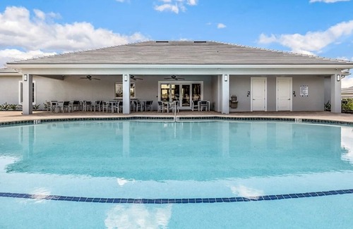 Naples House | Sunset-facing lake view home. Stylish interior. Up to 6 guests.