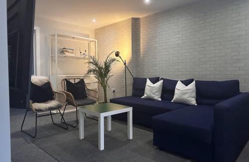 Exmouth Apartment | Sunset Gateway - central location and up to 6 guests