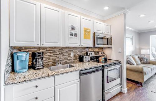 Navarre Beach Hotel | Sunset Harbor Palms 2-304