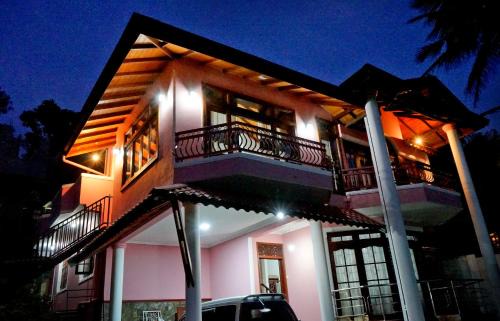 Kandy House | SUNSET HILLS