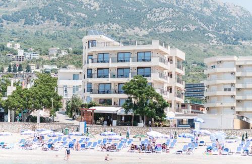 Dobra Voda Hotel | Sunset Hotel