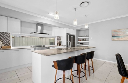 Pelican Waters House | Sunset House at Pelican Waters