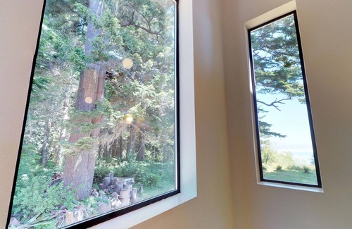 Trinidad House | Sunset Knoll - Big Summer Discount & Great Value Ocean Views, Pet Friendly!