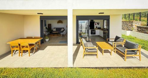 La Saline Les Bains Apartment | SUNSET L'argonaute T3 70 m2 jardin et terrasse vue lagon