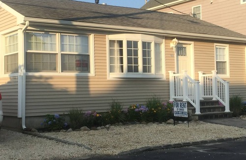 Lavallette House | Sunset Manor minutes to Seaside Heights Boardwalk heading south,