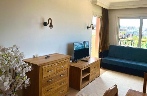 Village Road Apartment | Sunset Pearle Sahl Hashish