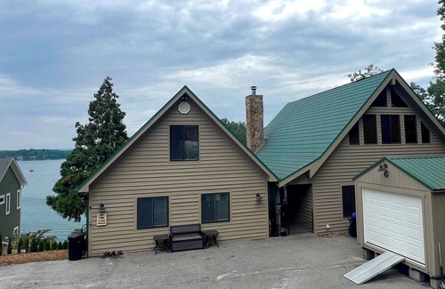 Six Mile House | Sunset Point on Lake Keowee