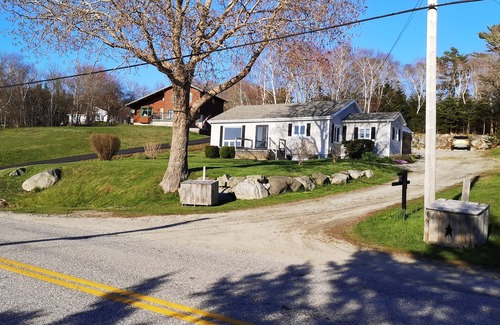 Ragged Island House | Sunset Shore House. Beautiful sunsets 4.8 km from Shelburn's historic waterfront