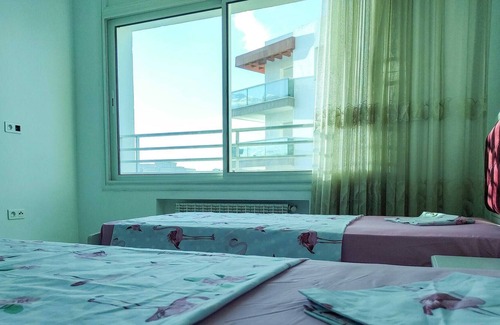 Les Berges Du Lac II Apartment | Sunset Square near the Lake