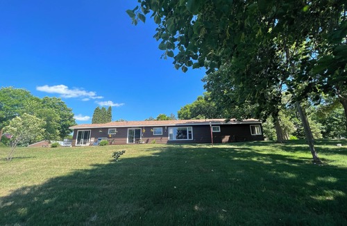 Richville House | Sunset Views, 330 ft of Sand Bottom Beach & Huge Lawn on Hidden Gem Walker Lake