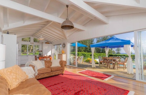 Norfolk Island Villa | Sunset Villa - a Mediterannean inspired villa