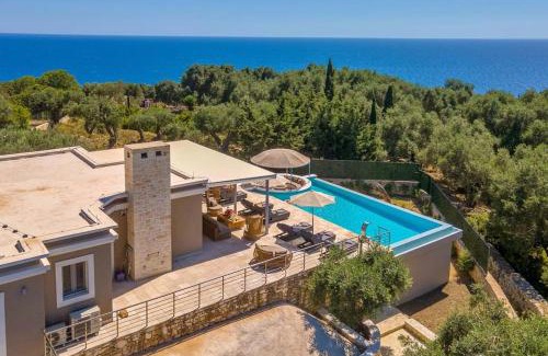 Mpogdanatika Villa | Sunset Villa by PaxosRetreats
