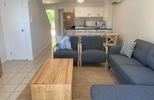 Hamilton Island House | Sunset Waters 17 comes with a Buggy