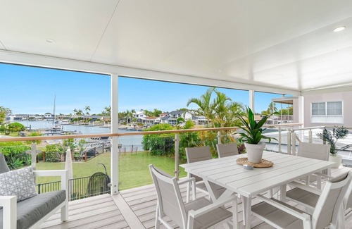 Yamba House | Sunset Waters | Waterfront with Pool