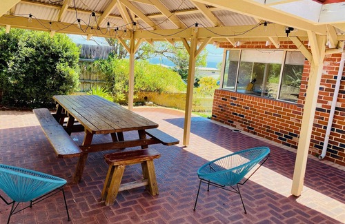 Guilderton House | Sunsets Forever Moore - Splendid Ocean Views - Pet friendly - easy walk to Ocean