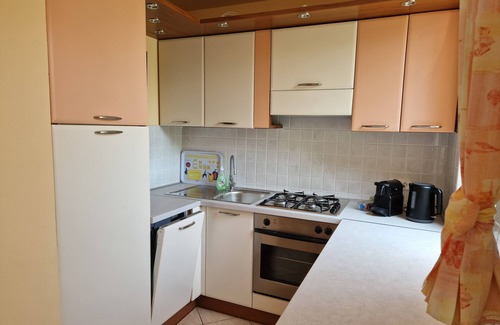 Szantod House | Sunshine Beach House DIRECTLY ON THE LAKE, ROWBOAT, Garden/barbecue island, WiFi