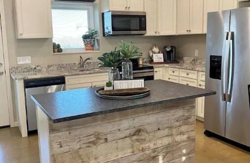 Canyon House | Sunshine Casita! A quiet country setting. Short drive to Palo Duro Canyon.
