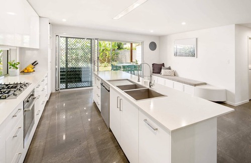 Warana House | Sunshine Coastal Retreat - Stroll to the Shoreline