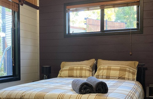 Bli Bli House | Sunshine Coast Bush and Beach Acreage Lifestyle Property . DISCOUNTS available.