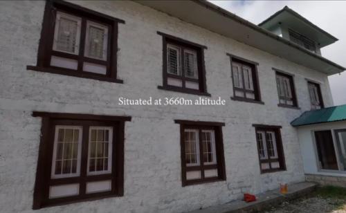 Namche Bazaar Cabin | Sunshine lodge