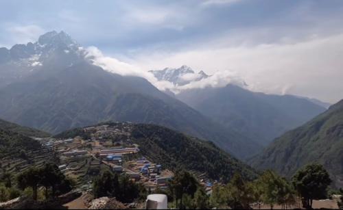 Namche Bazaar Cabin | Sunshine lodge
