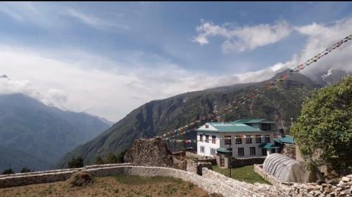 Namche Bazaar Cabin | Sunshine lodge