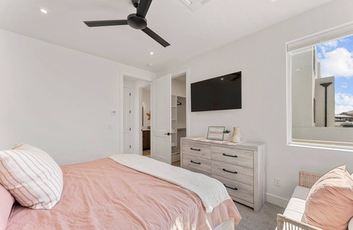 St. George House | Sunstone Casita: Desert Color Lagoon + Beaches