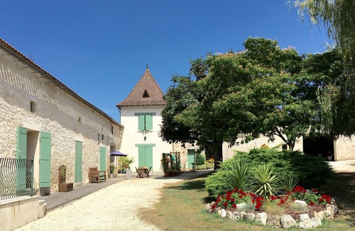 Les Leves-et-Thoumeyragues Villa | Superb family property, Château L'Indécise, swimming pool and large garden