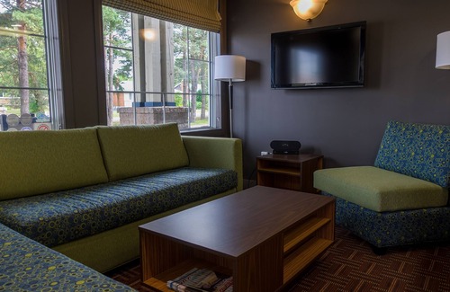 Algoma District Hotel | Super 8 by Wyndham Sault Ste Marie On