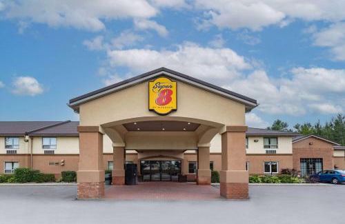 Cornwall Hotel | Super 8 by Wyndham Cornwall ON